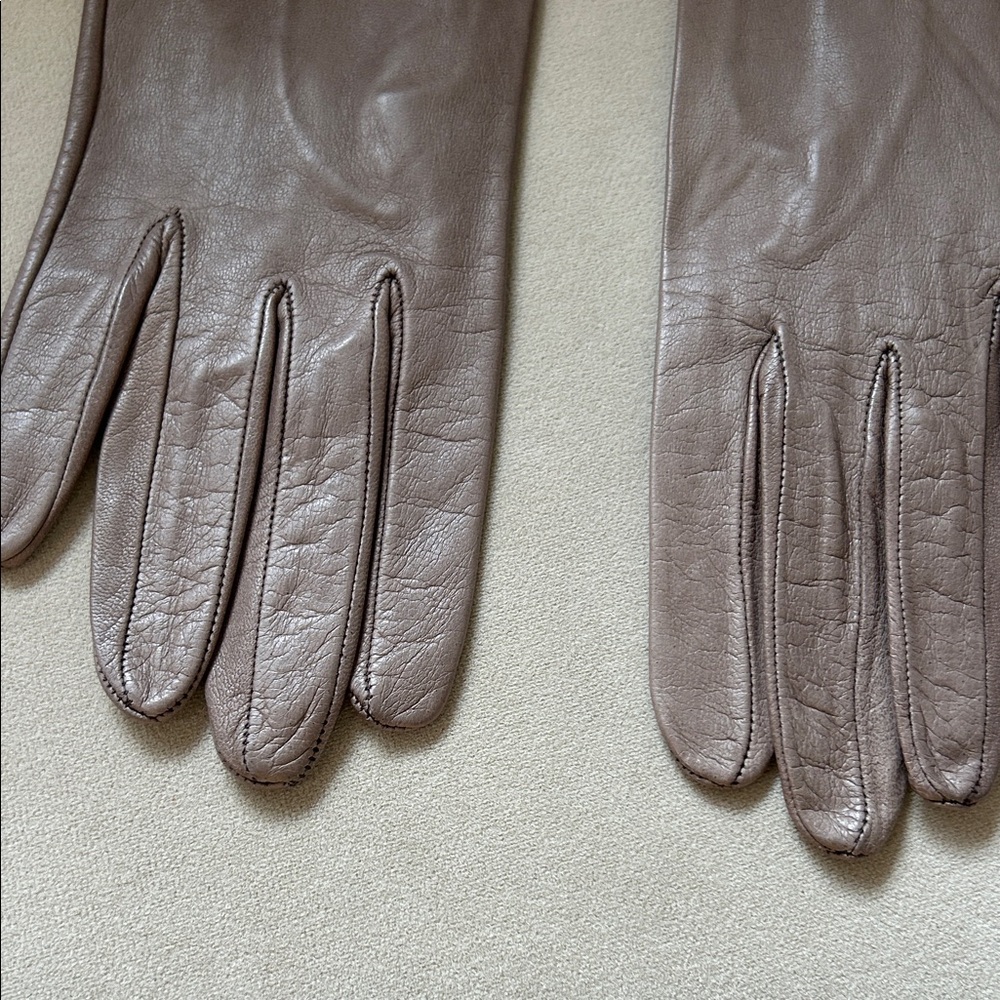 Elegant Brown Leather Gloves - Picture 3 of 4